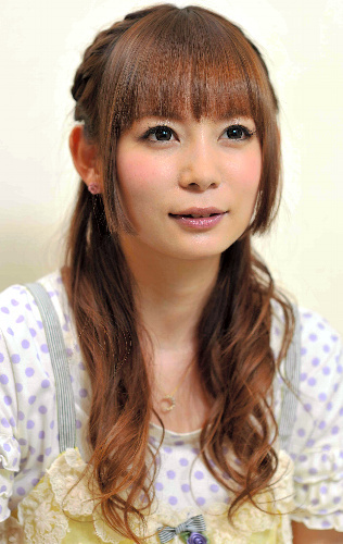 中川翔子の画像 www.asahi.com