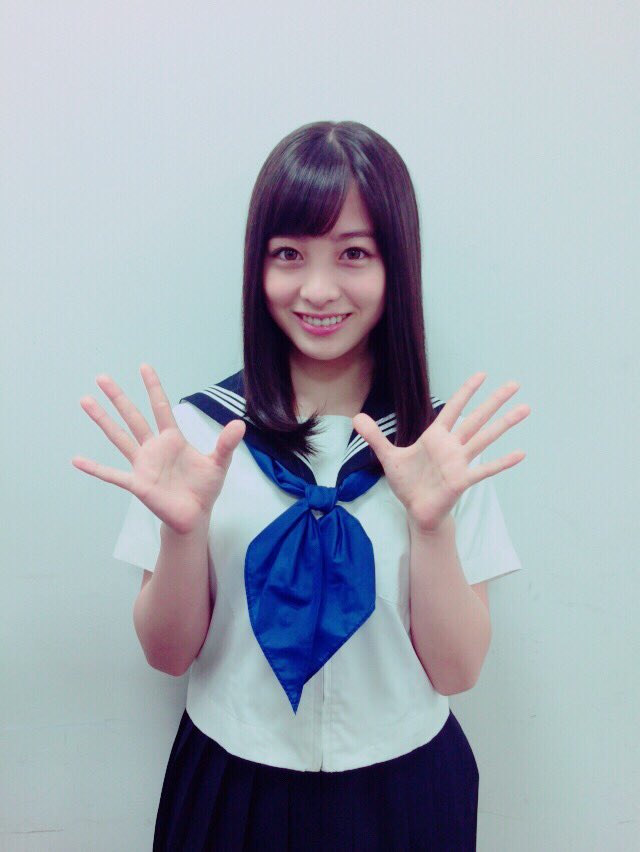 橋本環奈	の画像 twitter.com