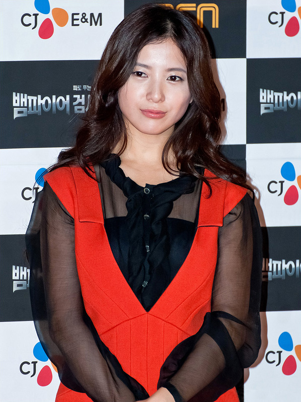 吉高由里子の画像 ja.wikipedia.org