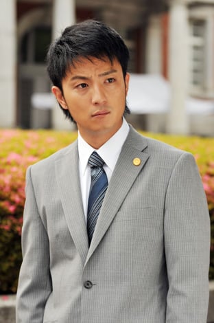 上地雄輔の画像 www.oricon.co.jp