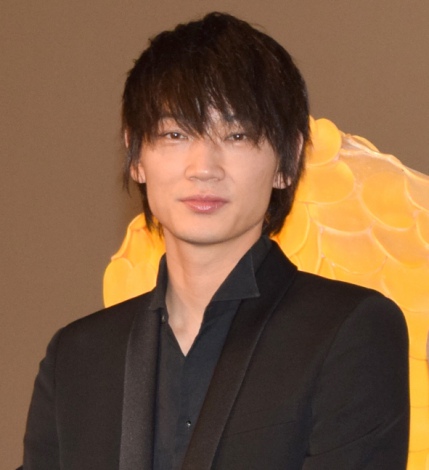綾野剛の画像 www.oricon.co.jp