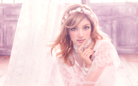 ローラの画像 image.excite.co.jp