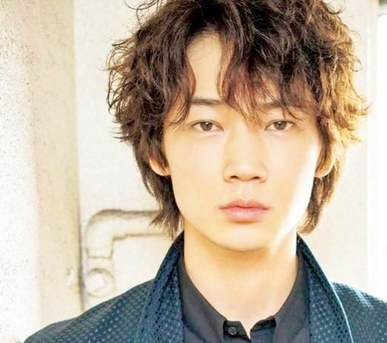 綾野剛の画像 pinky-media.jp