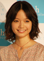 宮崎あおいの画像 www.asahi.com
