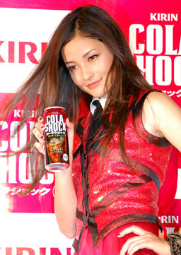 黒木メイサの画像 www.asahi.com