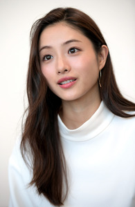 石原さとみの画像 www.asahi.com