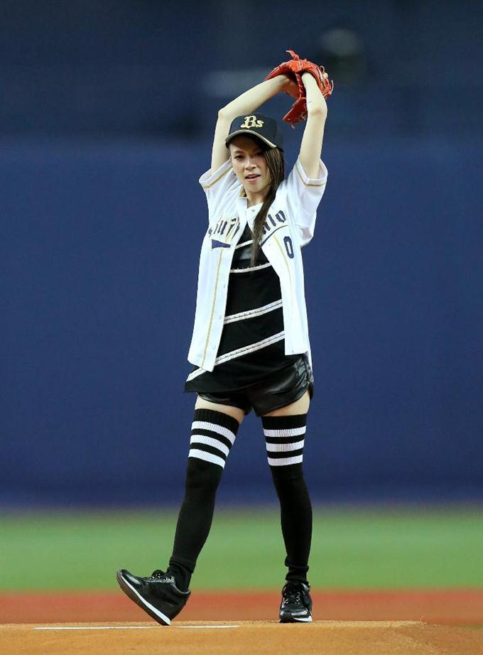 小柳ゆきの画像 www.sankei.com