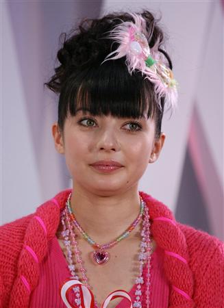 ベッキーの画像 www.sanspo.com