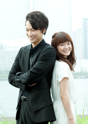綾野剛の画像 deview.co.jp