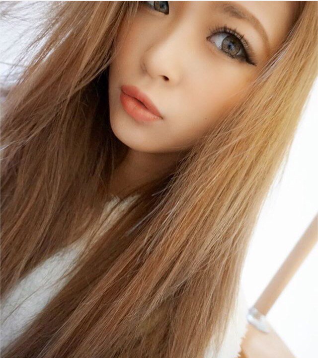 山本梓の画像 twitter.com