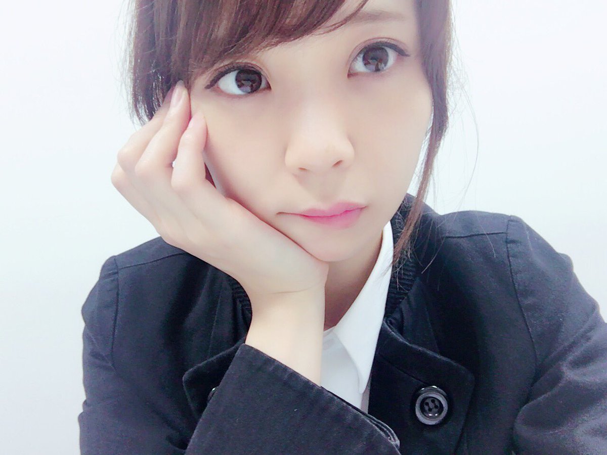 秋山依里の画像 twitter.com