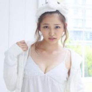 岡本玲の画像 twitter.com
