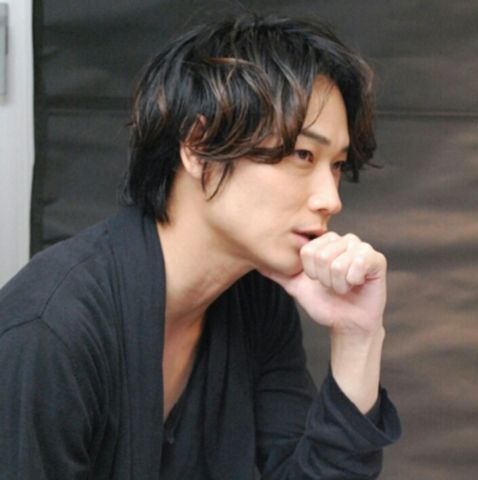 綾野剛の画像 www.pinterest.com